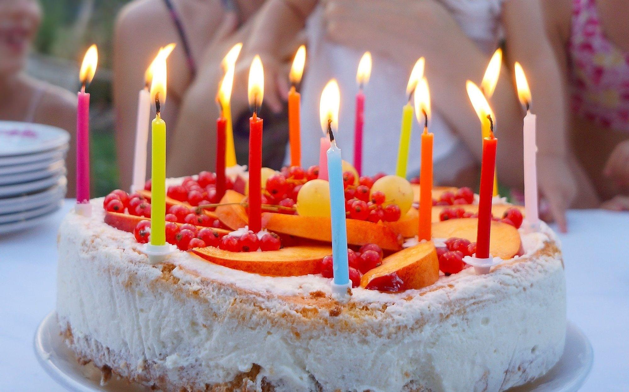 Un gâteau d'anniversaire